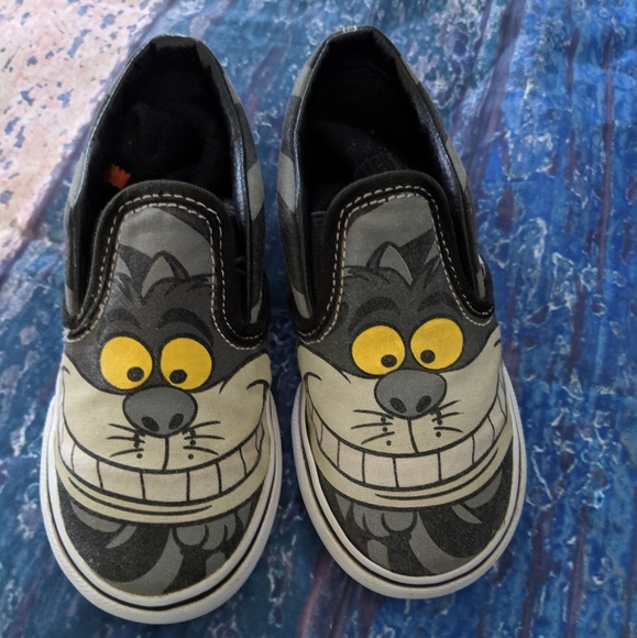 alice in wonderland vans size 9